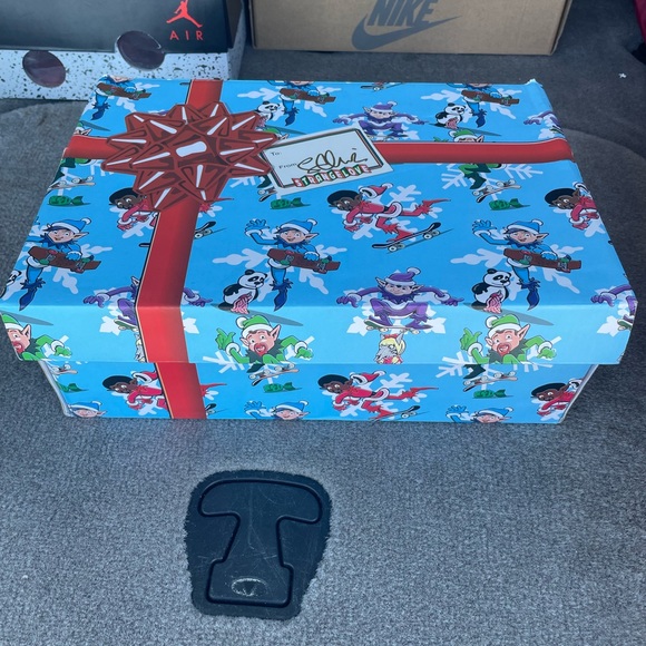 NIKE SB DUNK LOW Qs sean cliver Holiday Special Box - Picture 7 of 7